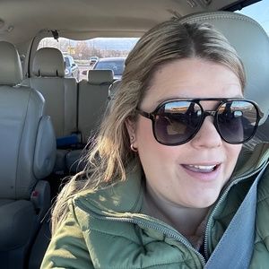 Meet your Posher, Emily